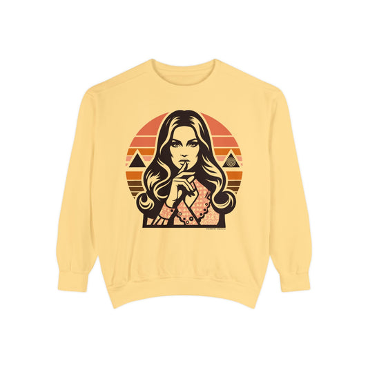 Sweatshirt | Conspiracy Lady | Butter